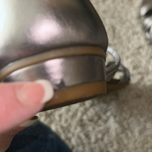 MICHELLE D. Silver Strappy SANDALS💝Pretty & Dressy Size 9 Comes w/Original Box - Picture 14 of 15